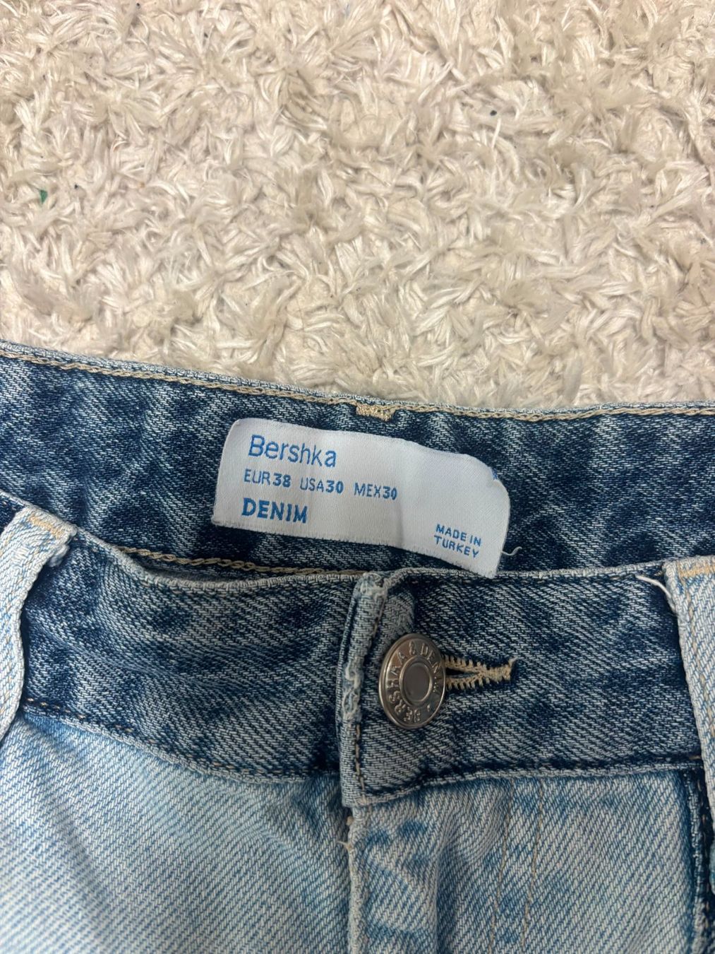 Bershka Jeans: Bershka Jeans-Shorts Patchwork Denim Grösse 38 – Usato da Diepoldsau venduto da Sonne14 2