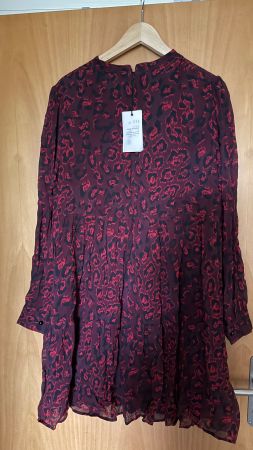 Kleid mit Leo-Print rot schwarz Grösse XL neu mit Etikett