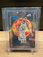Giannis The Sun CASE HIT Topps Cosmic Chrome Basket. 23/24
