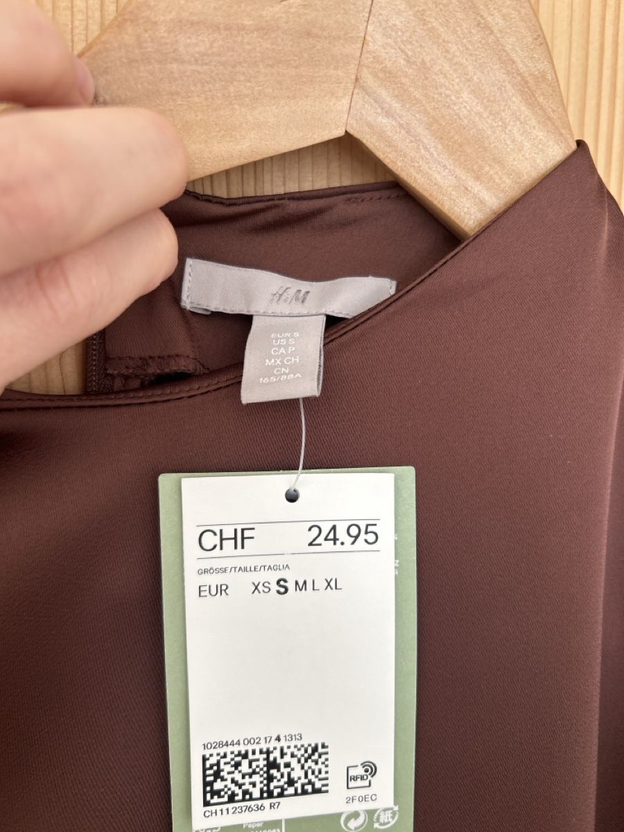 H&M Kleider: Braunes Satinkleid, ungetragen – Neu (gemäss Beschreibung) aus Solothurn von lav_md 2