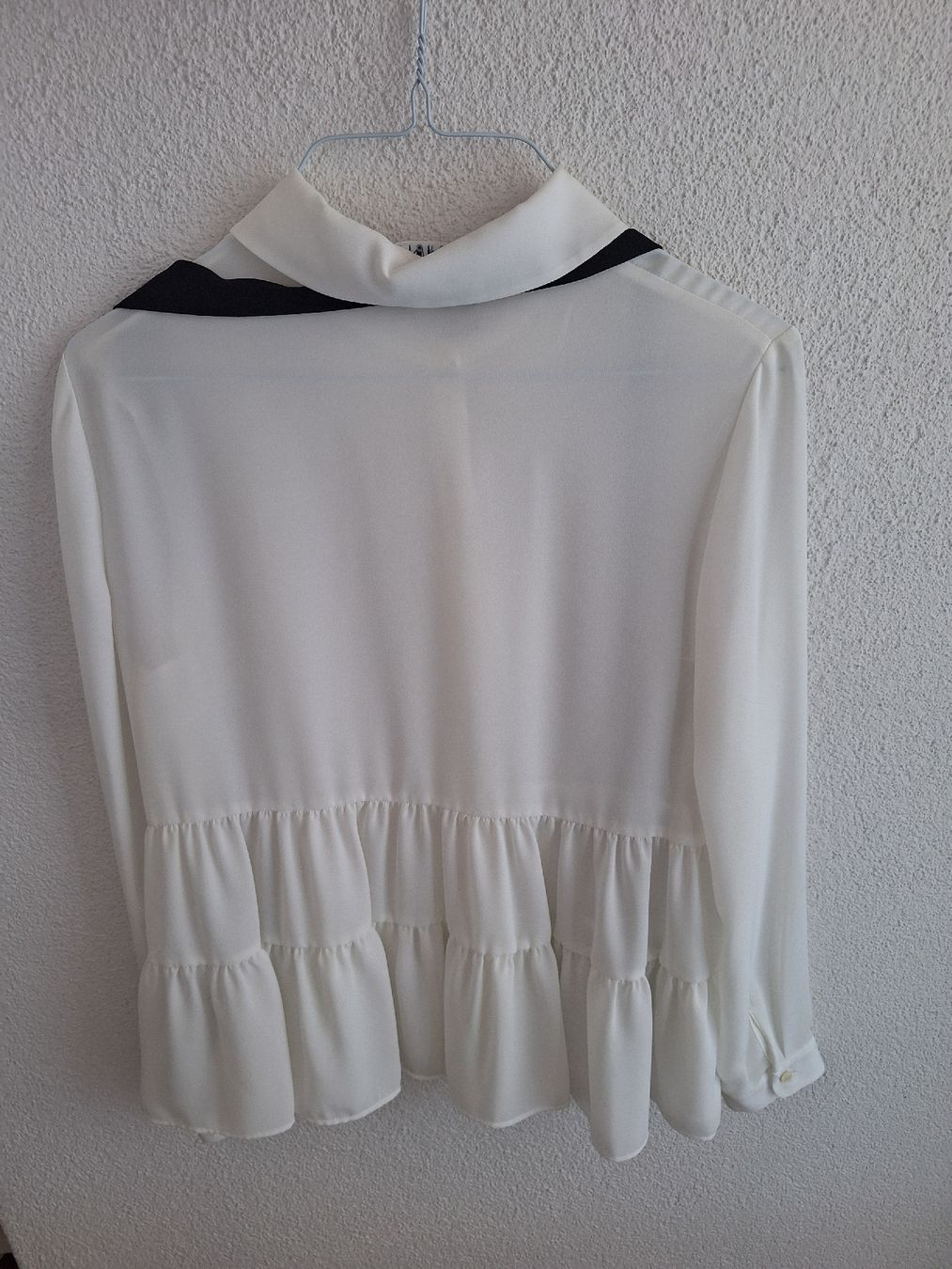 Claudie Pierlot Camicette: Claudie Pierlot shirt – Nuovo e nell'imballaggio originale da Bern venduto da des_7cqy 4