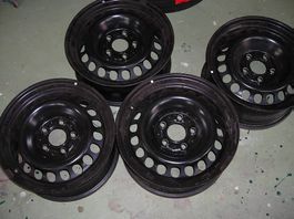 Mercedesstahlfelgen mit Raddeckel
