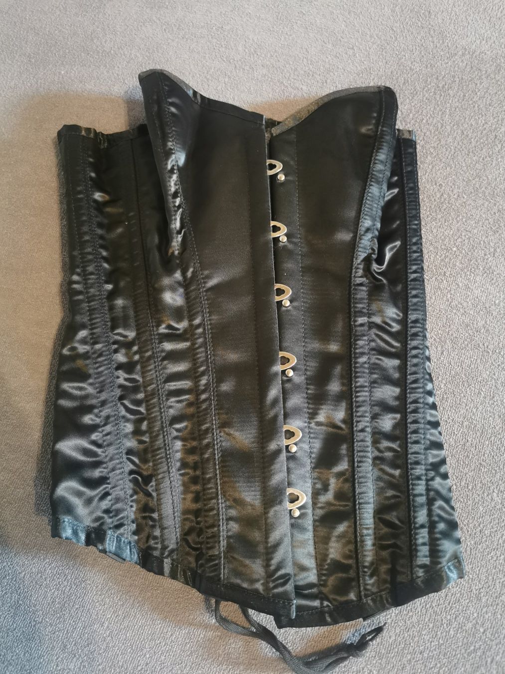 somnia luna Korsett GR XS schwarz Vollbrust (Usato) a Fischbach-Göslikon  per CHF 39 – con consegna | Acquista su Ricardo