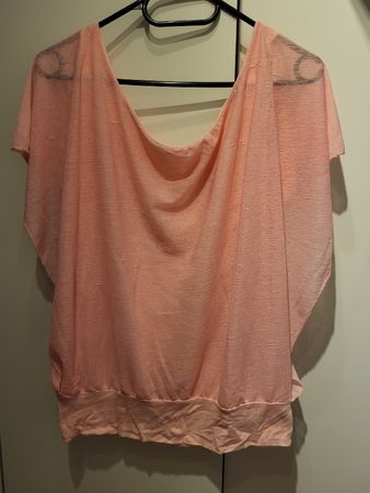 Luftiges Sommertop, Gr. M, Lachsfarben, guter Zustand