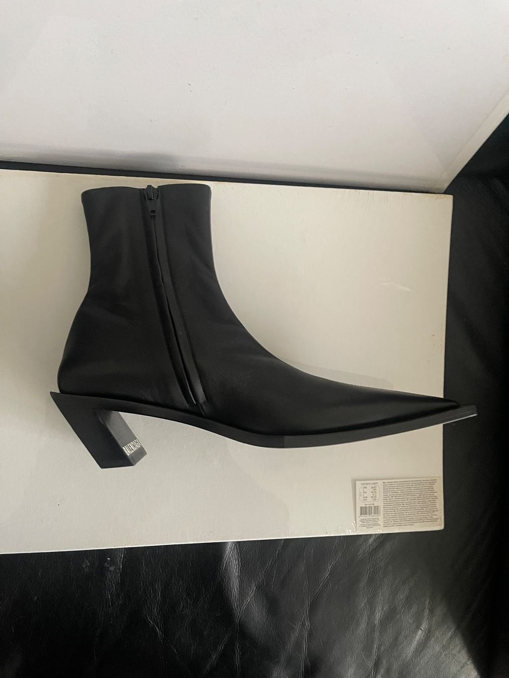 Balenciaga Chaussures femmes: BALENCIAGA   Neu – Neuf avec emballage d'origine à Hinterkappelen par lid_9h7j 1