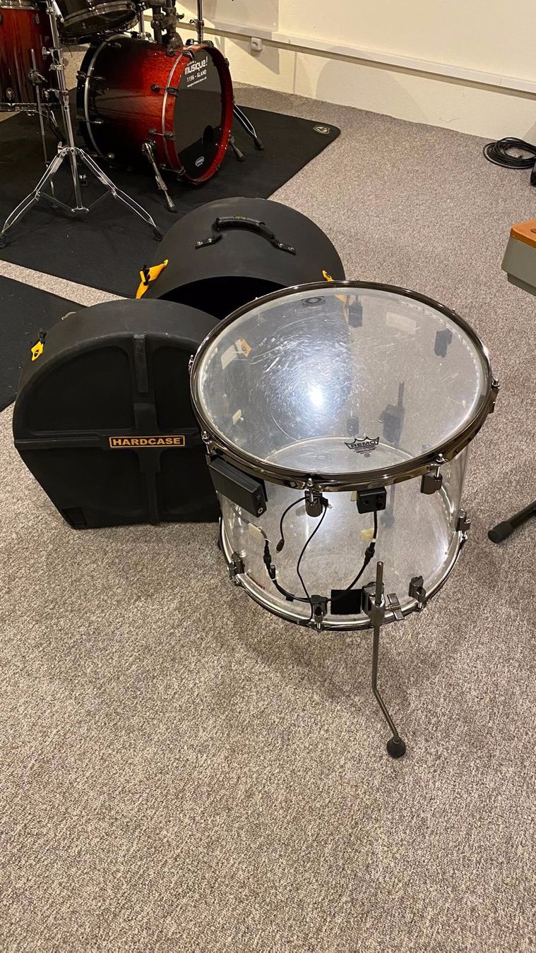 Musikinstrumente: Floor Tom Drumcraft 18'' x16 A8 Acryl clear, avec Hardcase – Gebraucht aus Gland von musiquegland