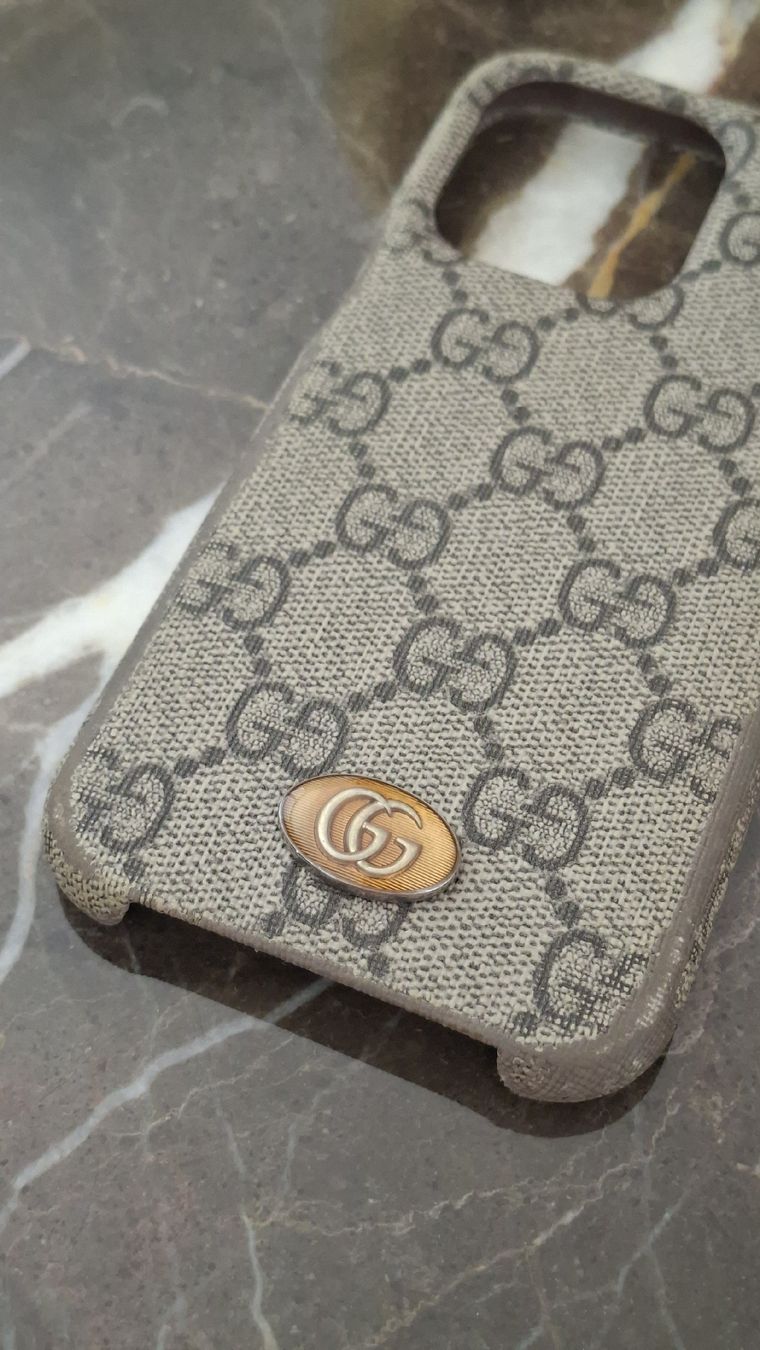 Gucci Cover & Protezioni schermo: GUCCI Handyhülle IPhone 13 – Usato da Diepoldsau venduto da gru_j72q 1
