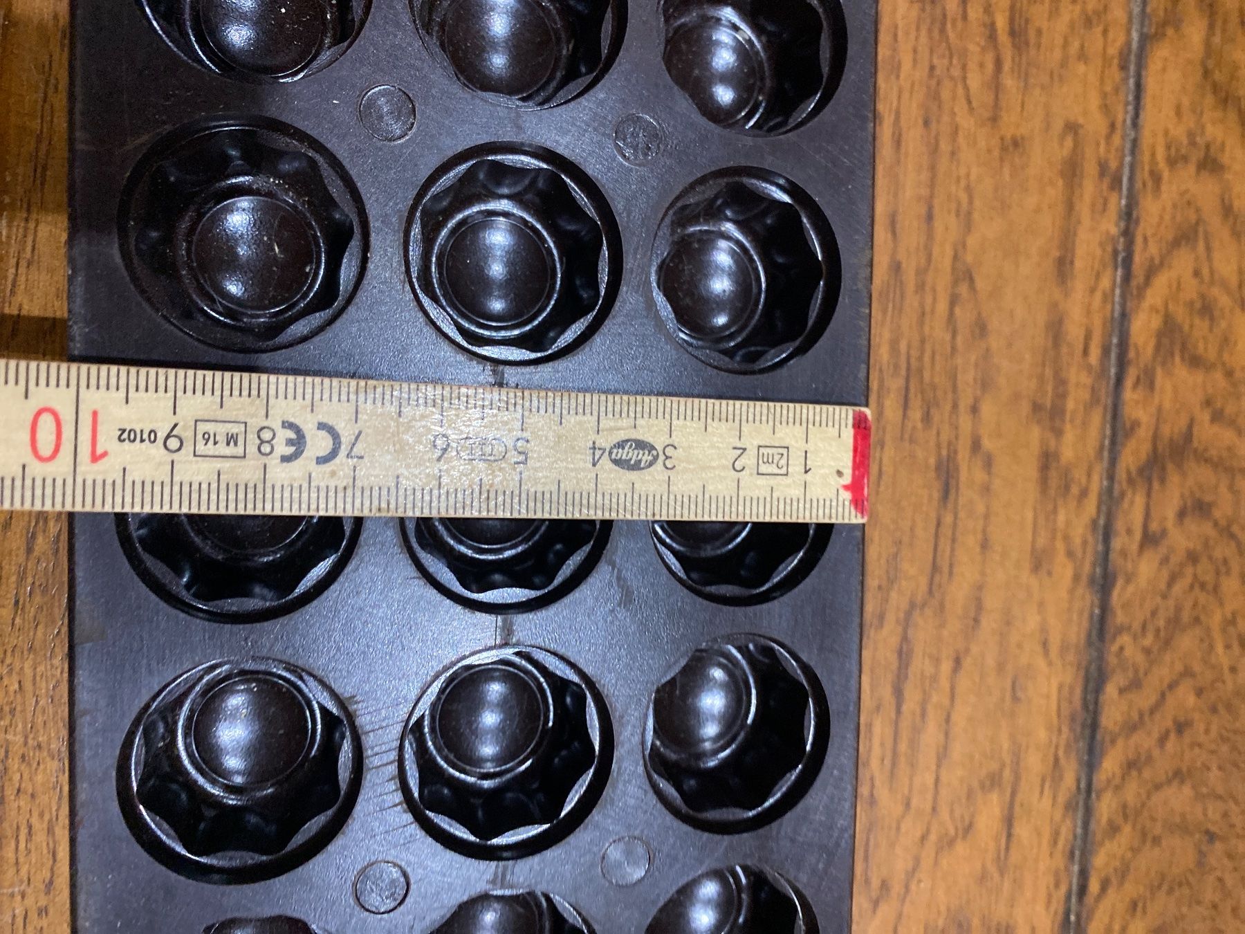 Backformen: Moule chocolat schokoladenform Bakélite praliné – Gebraucht aus Lajoux JU von Briard0 1