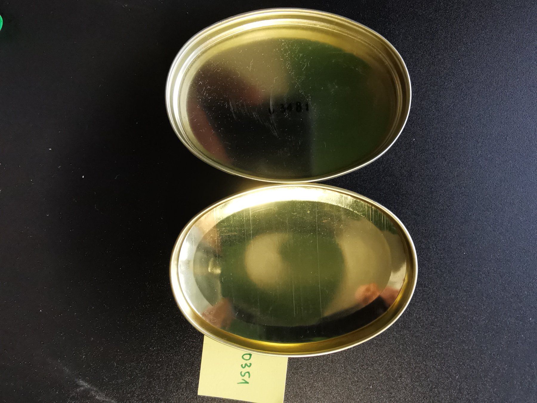 Barattoli: Antike ovale Puderdose / Blechdose VINTAGE – Usato da Dübendorf venduto da aschiduebendorf 1