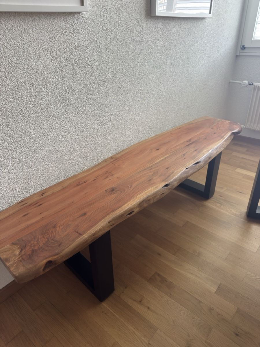 Tavoli: Holz Tisch mit Bank – Usato da Gwatt (Thun) venduto da eri_sj9c 1