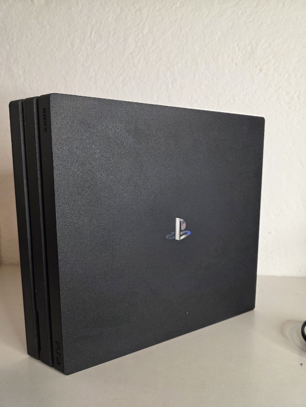 Sony Console: Sony PlayStation 4 Pro – Usato da Ehrendingen venduto da lax21 1