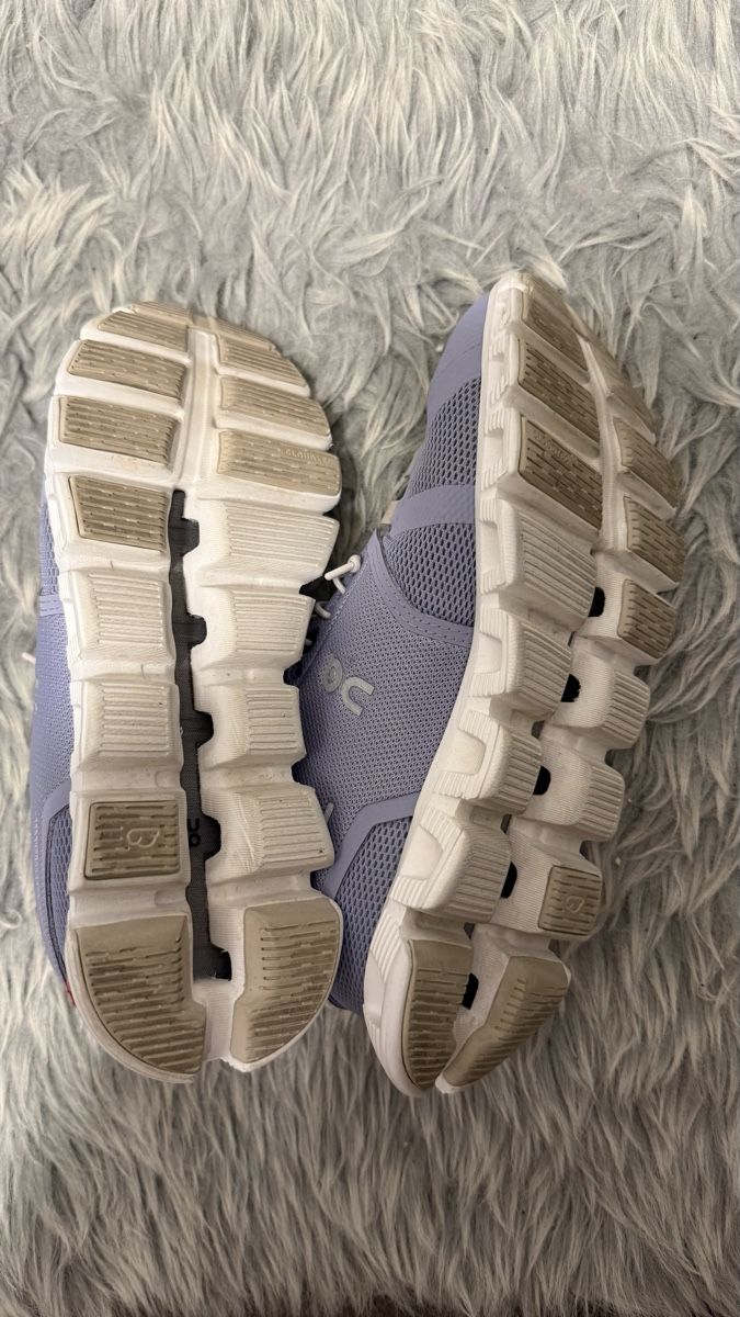 On Damenschuhe: On Running Cloud Schuhe lila size 37.5 – Gebraucht aus Boswil von hey.itsme 7