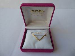 Schöne Brosche Gelbgold 18 Karat mit 3 Brillanten