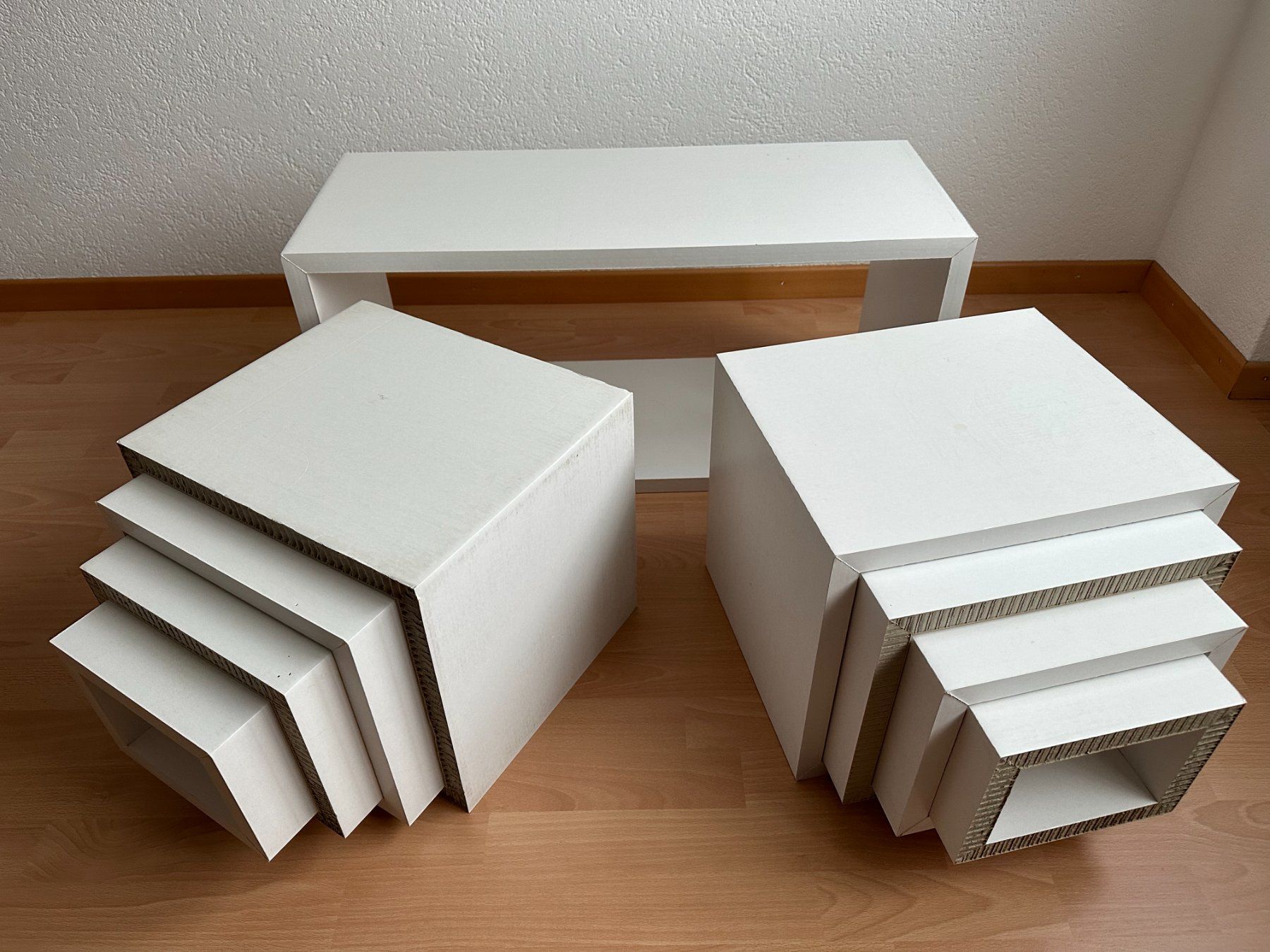 Scaffali: Flexibles Möbelsystem Verbundplatte rezykliertes Karton 11kg – Usato da Meinisberg venduto da Steiner31 4