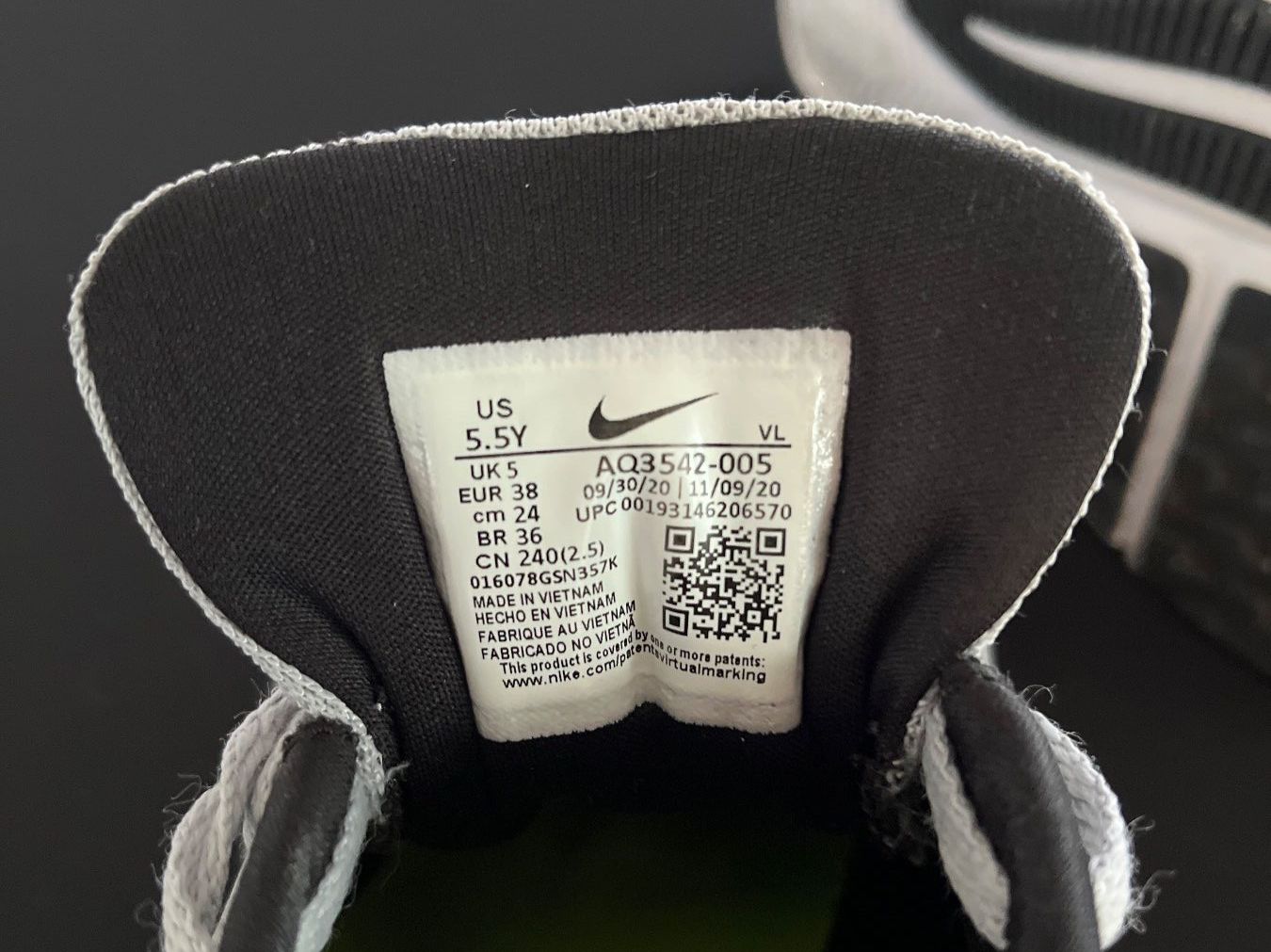 Nike Herrenschuhe: Turnschuh Nike – Gebraucht aus Oberuzwil von Coolan 2
