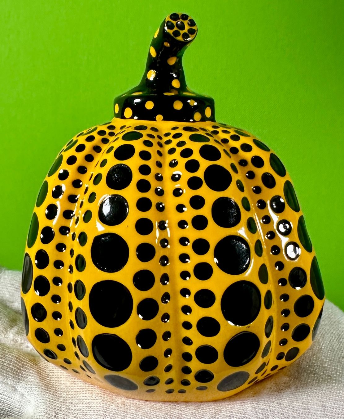 Skulpturen & Statuen: Yayoi Kusama Pumpkin Figur – Gebraucht aus Horgen von eli_9xdn