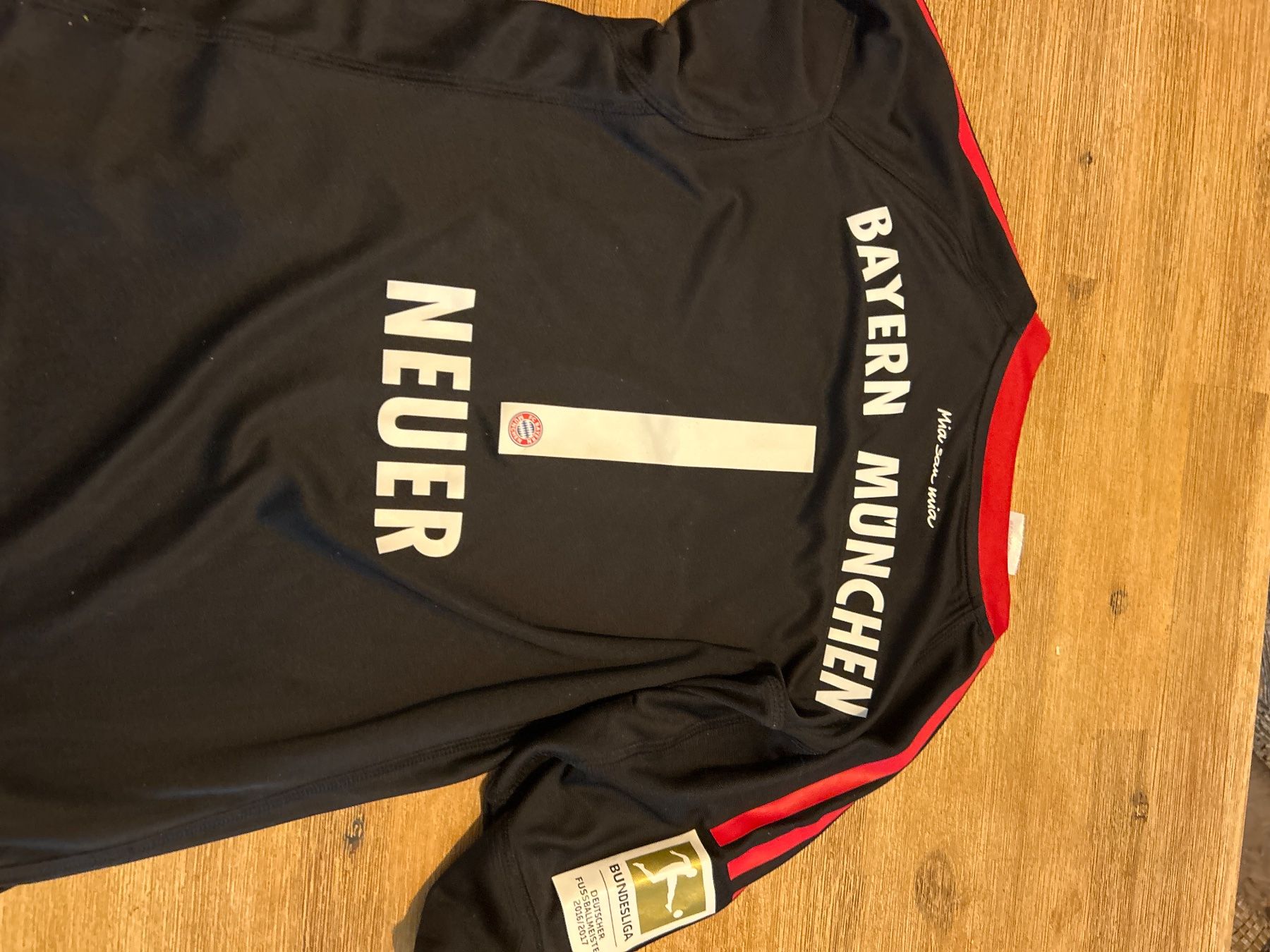 Adidas Scarpe, pantaloni & magliette da ginnastica: FC Bayern München Trikot – Usato da Gattikon venduto da isabella1976 1