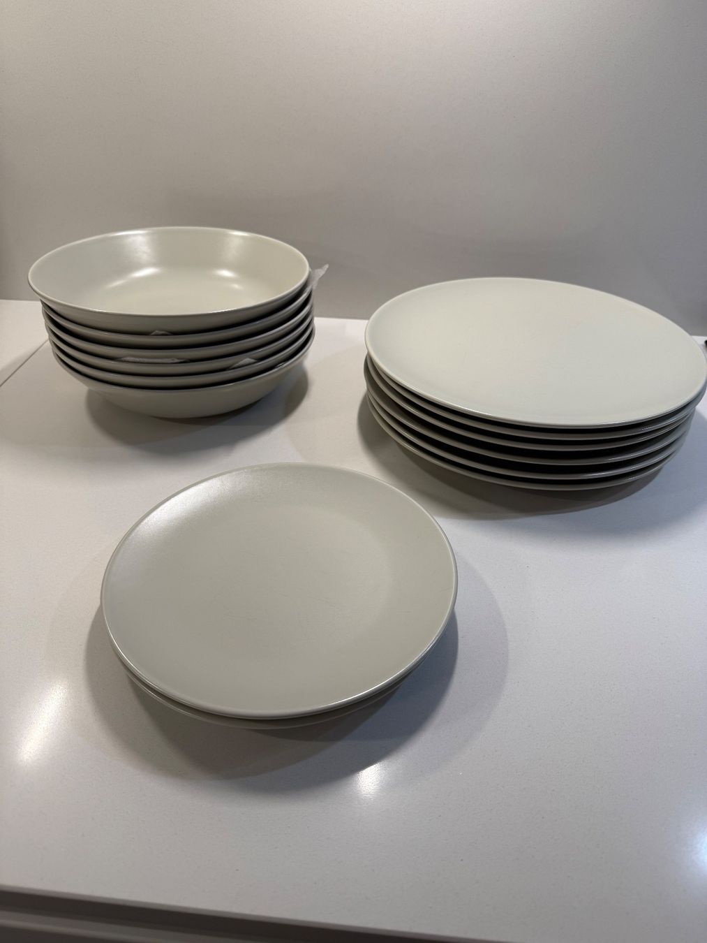 Ikea Set di piatti: IKEA FÄRGKLAR Set piatti, 14 pezzi, come nuovi – Usato da Paradiso venduto da Jamming____ 1