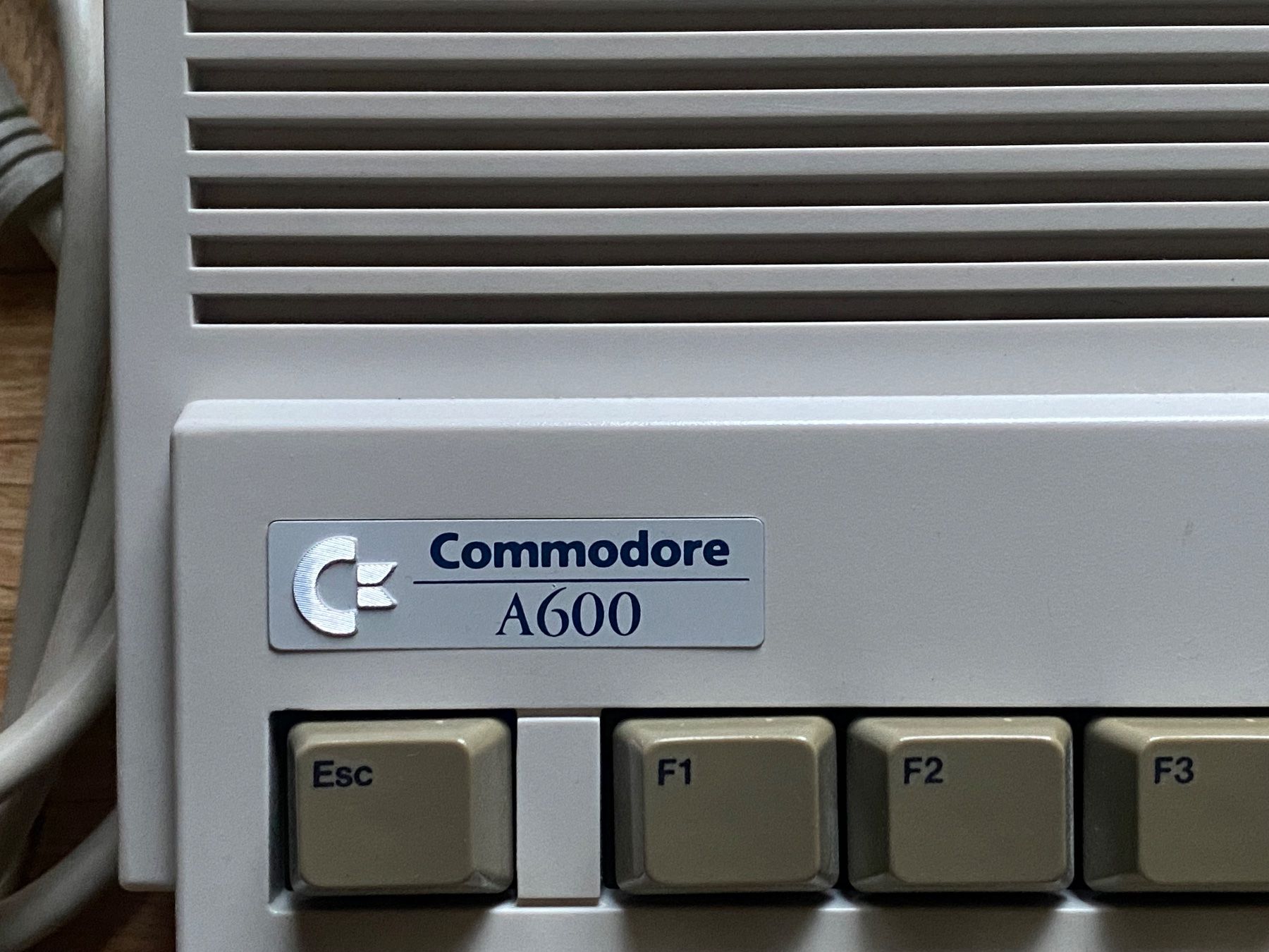 Commodore PCs: Commodore Amiga A600 – Gebraucht aus Adliswil von synchrot 1