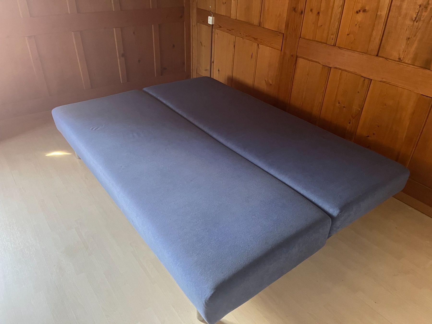 Sofas: Sofa / Bettsofa mit Salontisch – D'occasion à Gurmels par gosteli71 3