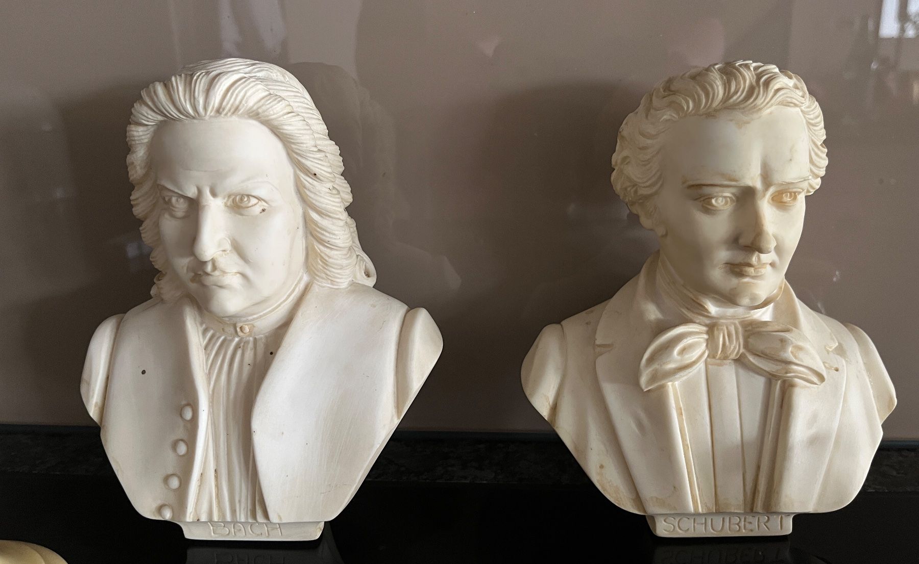 Skulpturen & Statuen: Bach & Schubert Büste - Klassische Komponisten – Gebraucht aus Stetten AG von Brissago25
