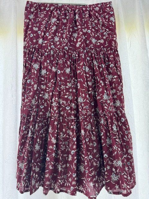 C&A Gonne: ROCK MIT BLUMENMUSTER- GRÖSSE 40 - NEU – Nuovo (secondo la descrizione) da Honau venduto da sainj