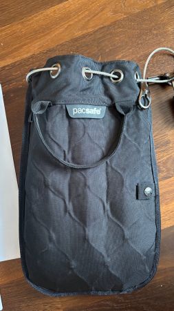 Pacsafe / Travelsafe 3 black