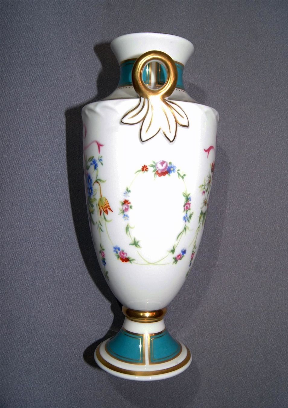 Vase & Récipients: Minton Bicentenary 'Rose Basket' Vase – D'occasion à Geroldswil par ARTEFACTO 3
