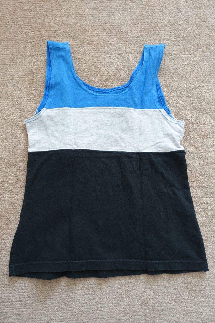 T-Shirts: Damen T-Shirt ohne Ärmel – Neu (gemäss Beschreibung) aus Wittenbach von lukelu 2