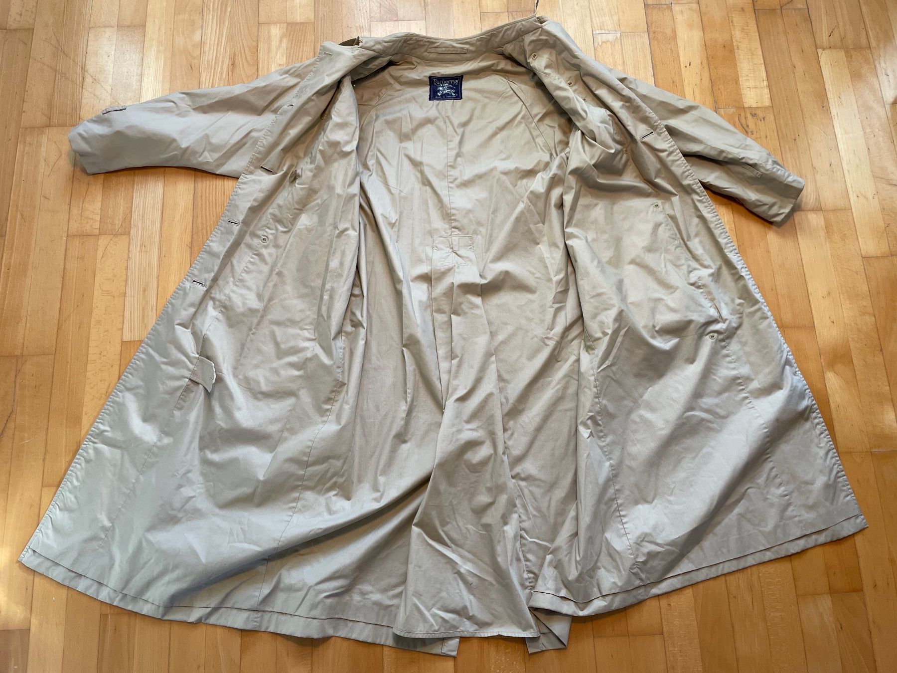Burberry Mäntel: Vintage 80s Burbbery trench Coat Size M – Gebraucht aus Zürich von le_souk 2
