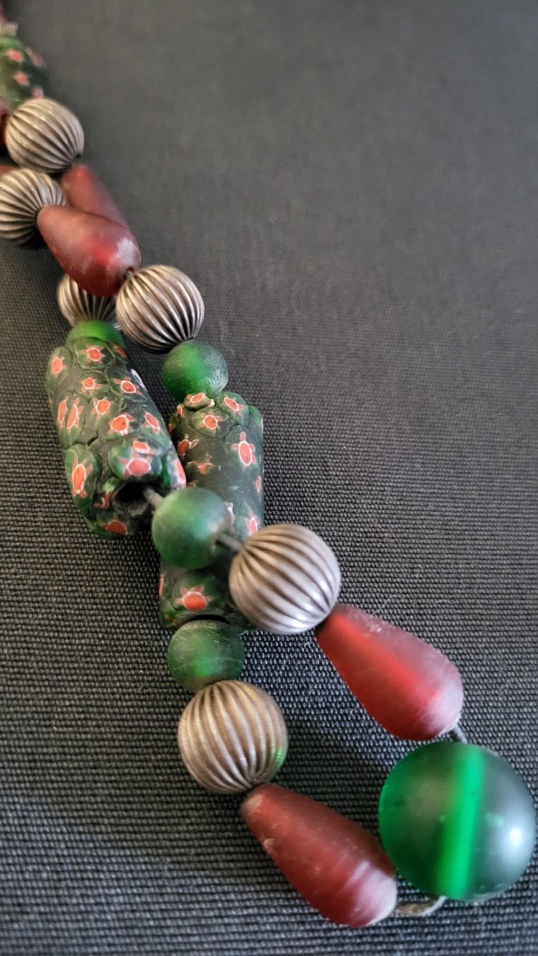 Catenine: Ethno-Halskette mit bunten Glasperlen Millefiori – Usato da Basel venduto da spinne02 2