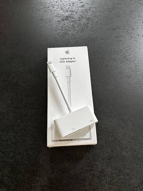Unità & Adattatore: Apple Lightening auf VGA Adapter  – Usato da Basel venduto da sab_6wfg