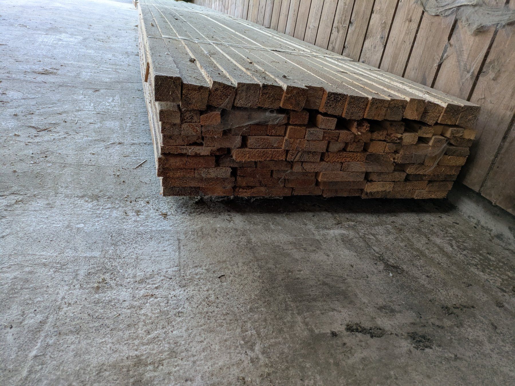 Holzartikel: Diverses Bauholz sägerau, luftgetrocknet – Gebraucht aus Hildisrieden von TTVRXC
