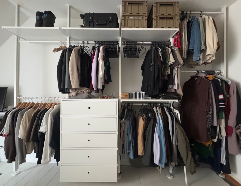 ELVARLI Kleiderschrank System / Teleskop Regal weiss (Gebraucht) in ...