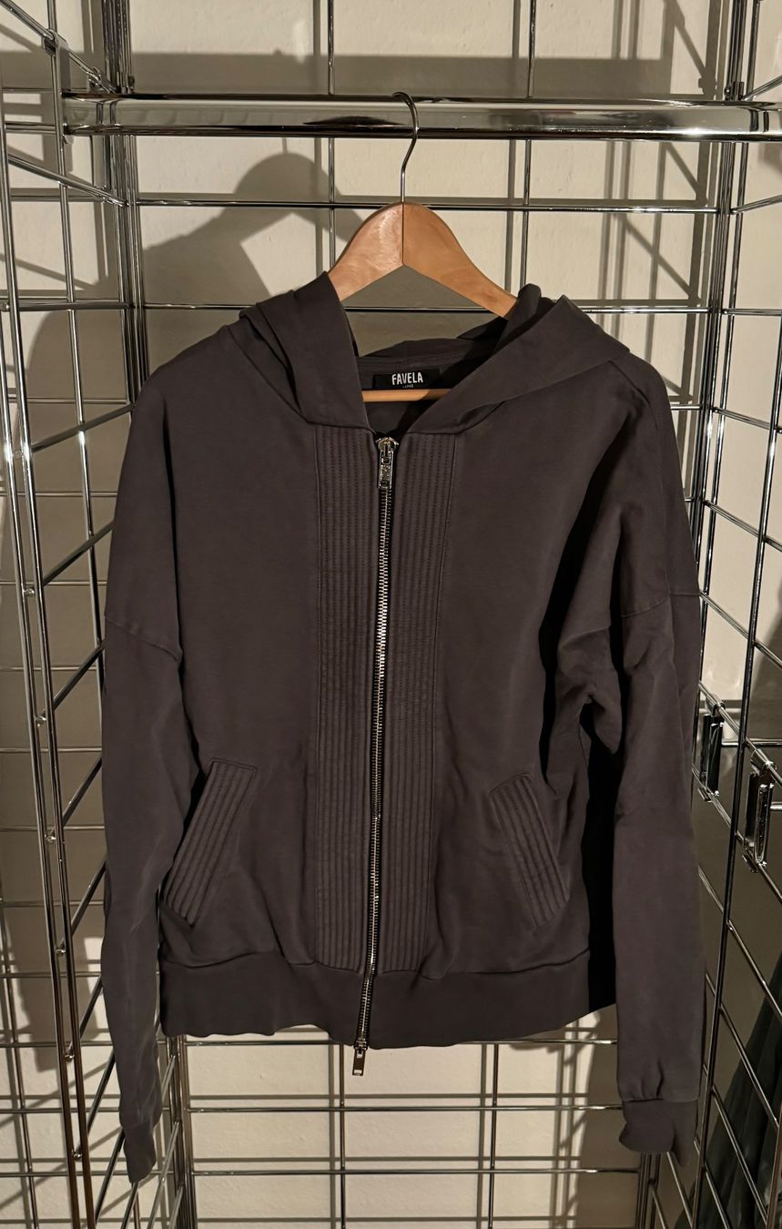 Maglioni & Felpe: Favela Hoodie – Usato da Zürich venduto da GC96