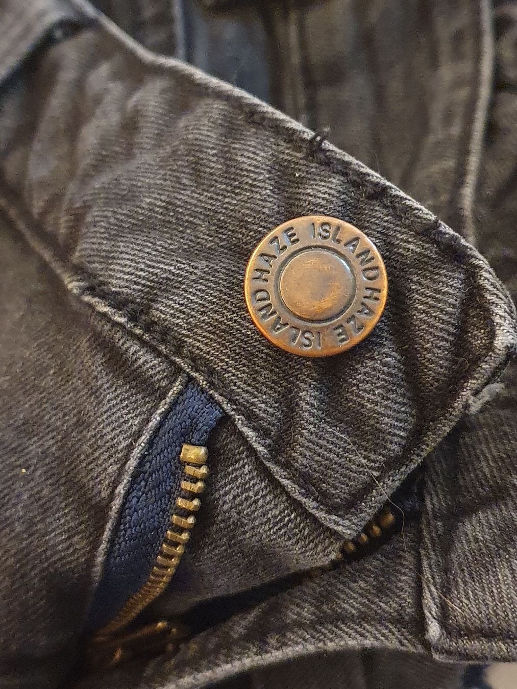 Pantalons: short noir Island Haze – D'occasion à Tavannes par lanimeyl 2