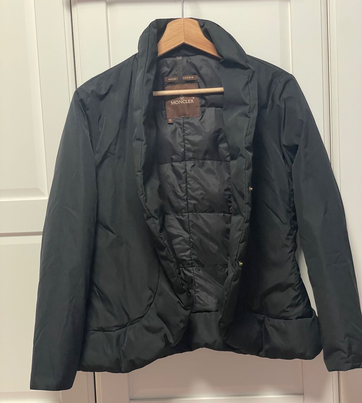 Moncler Giacche: Schwarze Moncler Steppjack/Blazer Gr 2 – Usato da Bern venduto da Rigoler 1