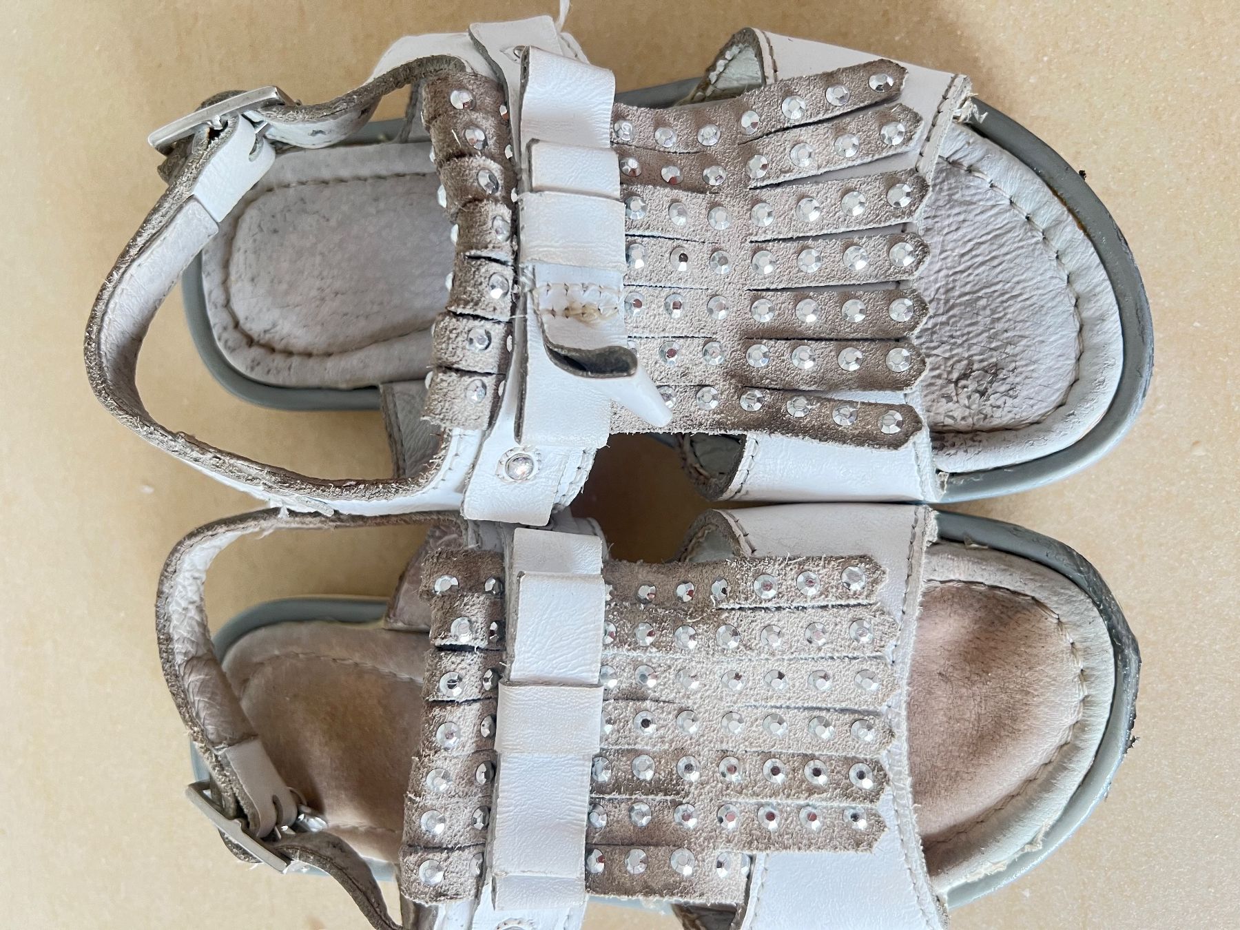Scarpe per ragazze: Weisse Mädchen Sandalen, Grösse 27 – Usato da Zürich venduto da klily 3