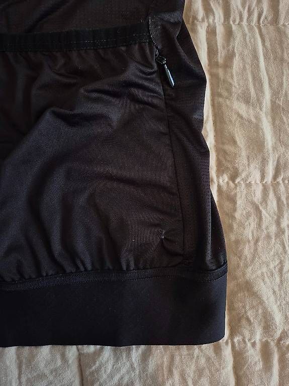 Pas Normal Studios Leibchen & Hosen: Pas Normal Studios Mechanism Men Jersey Grösse M Black – Gebraucht aus Zürich von kamillo3000 3
