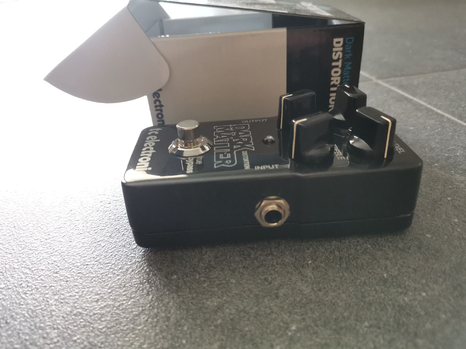 Strumenti musicali: TC Electronic Dark Matter Distortion Gitarreneffektpedal – Nuovo (secondo la descrizione) da Rohrbachgraben venduto da noisenomad 5