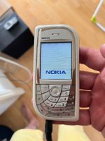 Nokia 7610 mobile phone defective condition