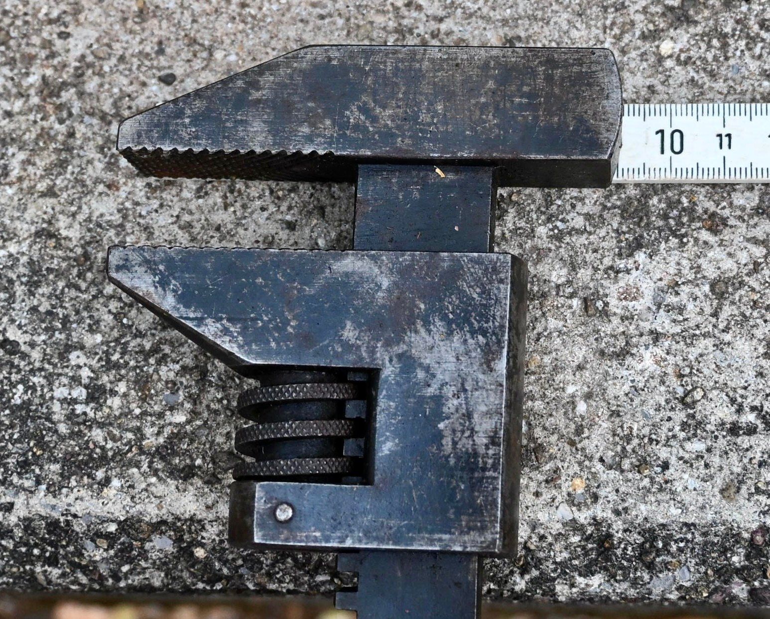 Alle Werkzeuge: solider alter Rollgabelschlüssel VGB Länge 28cm – Gebraucht aus Pfaffhausen von mono_rec 1