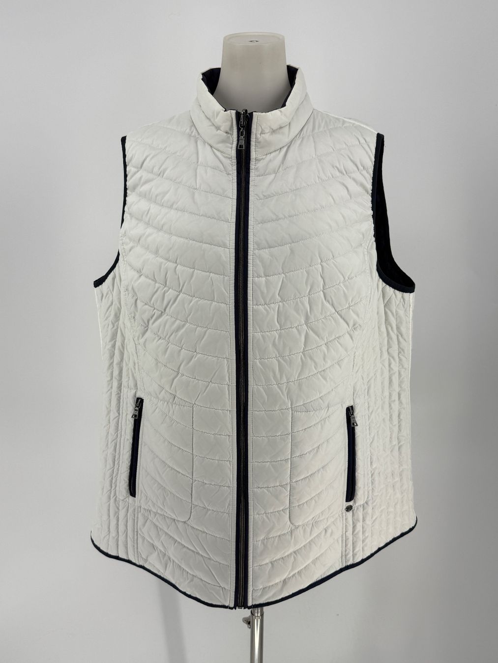 Gilets: Gilet/ Weste Gr.46/48 reversibel blau/weiss – D'occasion à Auenstein par moin.