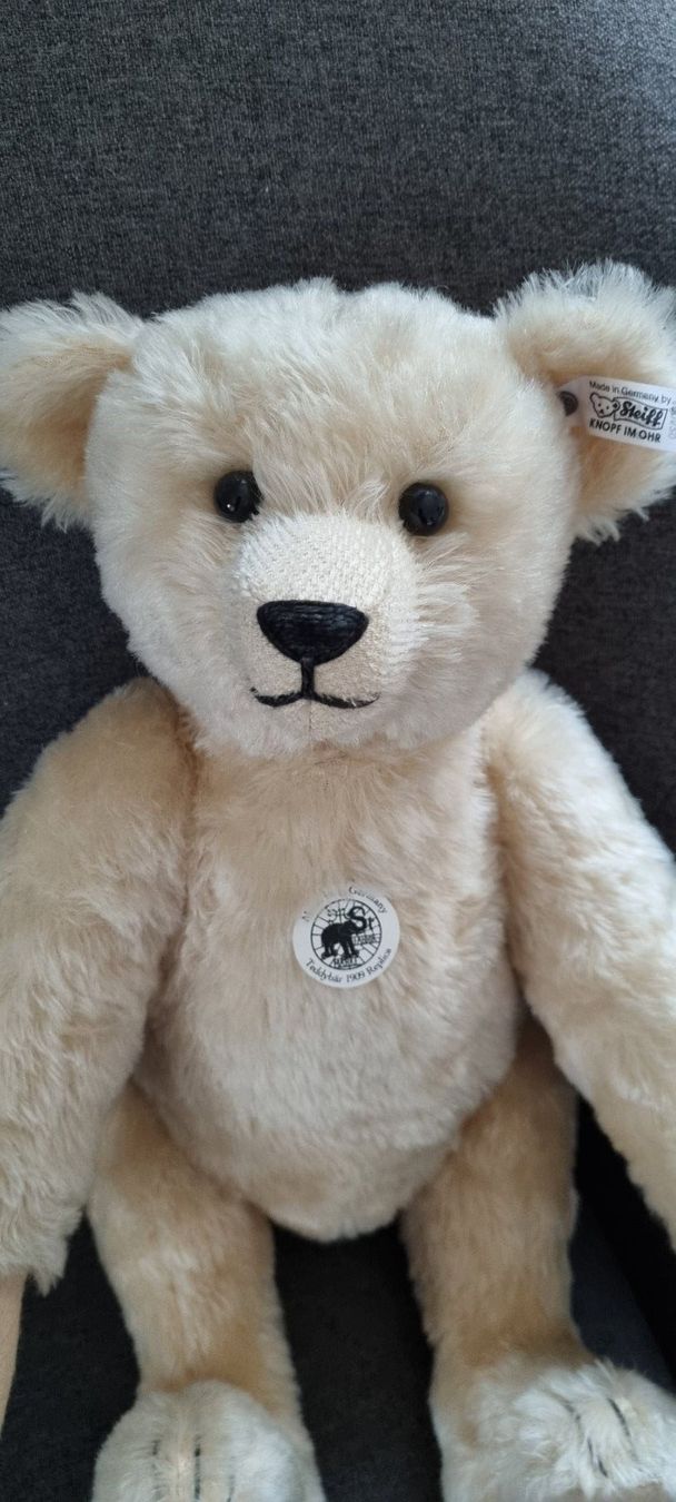 Steiff Giocattoli: Steiff: Margaretes Teddybär Replika 1909, silberner Knopf – Usato da Lenzburg venduto da friedi5 5