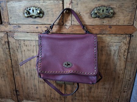 Weinrote Kunstledertasche