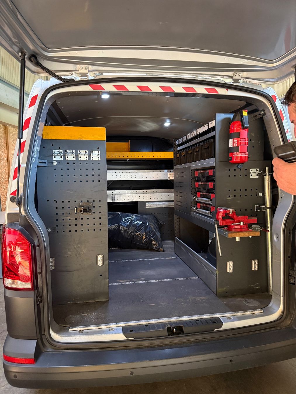 Alle Werkzeuge: Regalsystem für VW T6 – Gebraucht aus Versam von melanie_2508