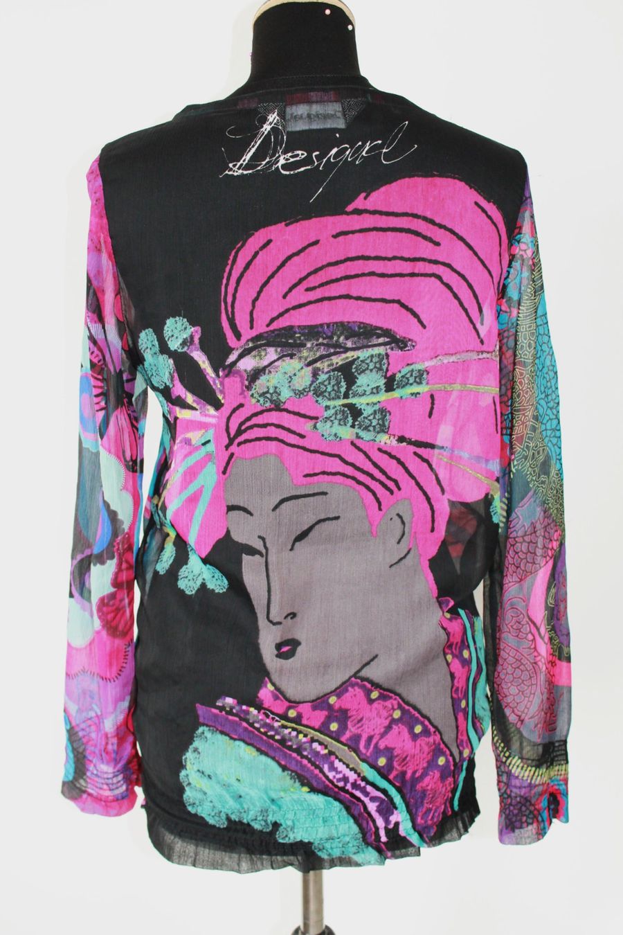 Desigual Camicette: Blouse DESIGUAL taille M – Usato da Chez-le-Bart venduto da jasse 1