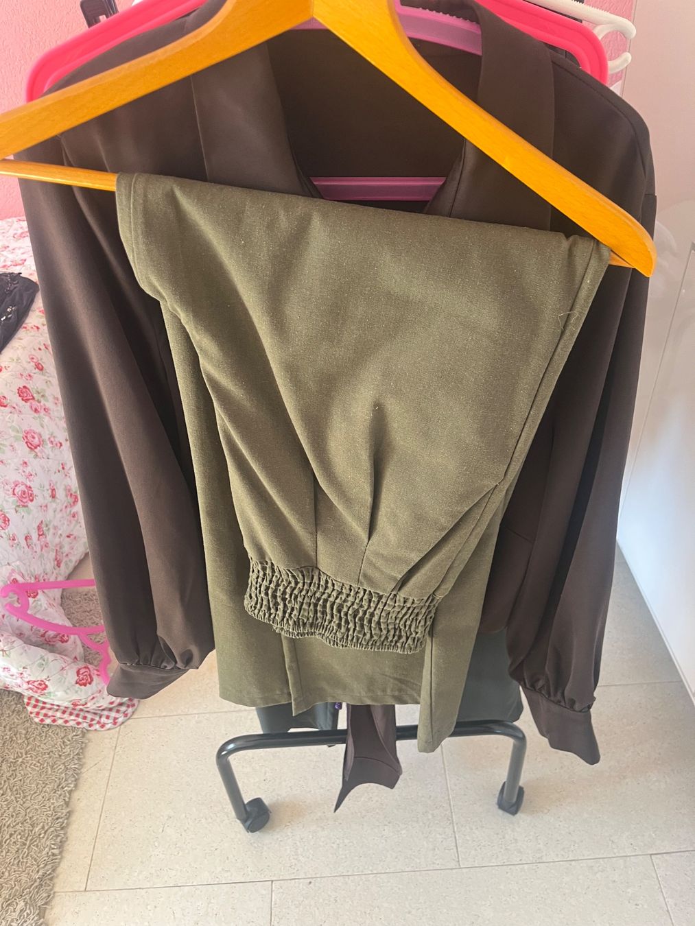 Lotti di vestiti: Schöne Damenbekleidung, Grösse 38 – Usato da Suhr venduto da brigittaba 9