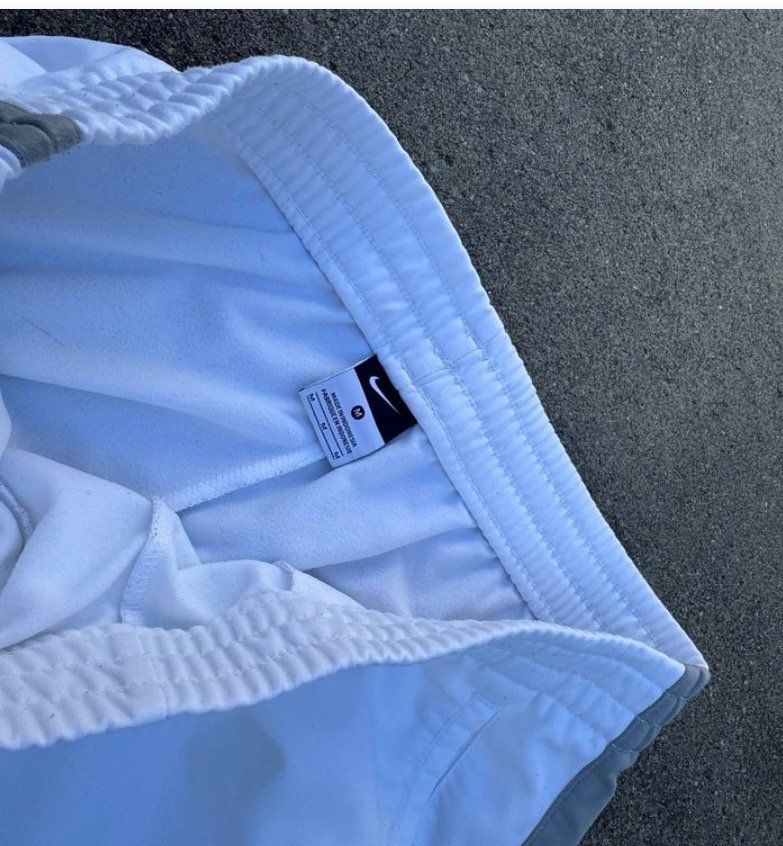 Pantaloni: Nike Trainerhose – Usato da Zürich venduto da sop_f5bp 4