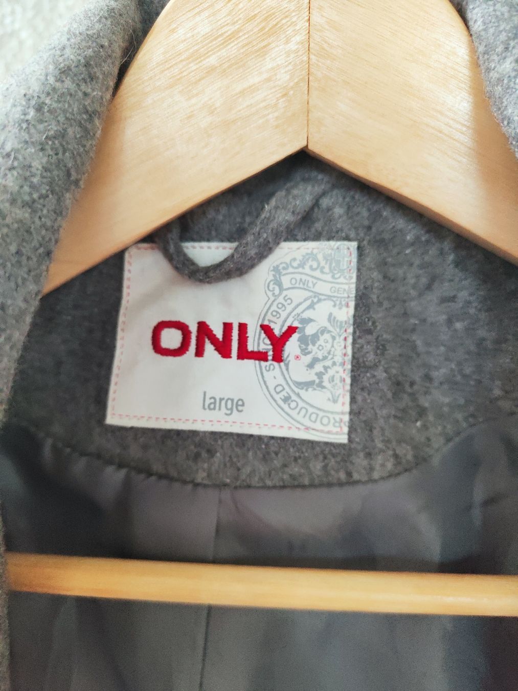 Only Cappotti: mantel Only Gr. L – Usato da Effretikon venduto da jeb_l9k5 3
